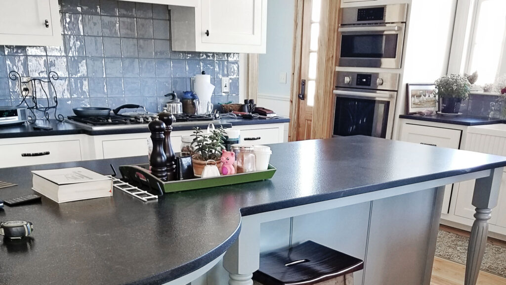 Custom Kitchen Cabinets
