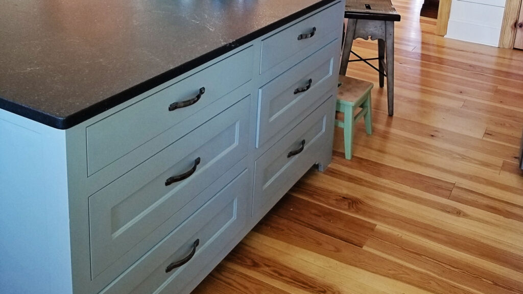 Custom Kitchen Cabinets